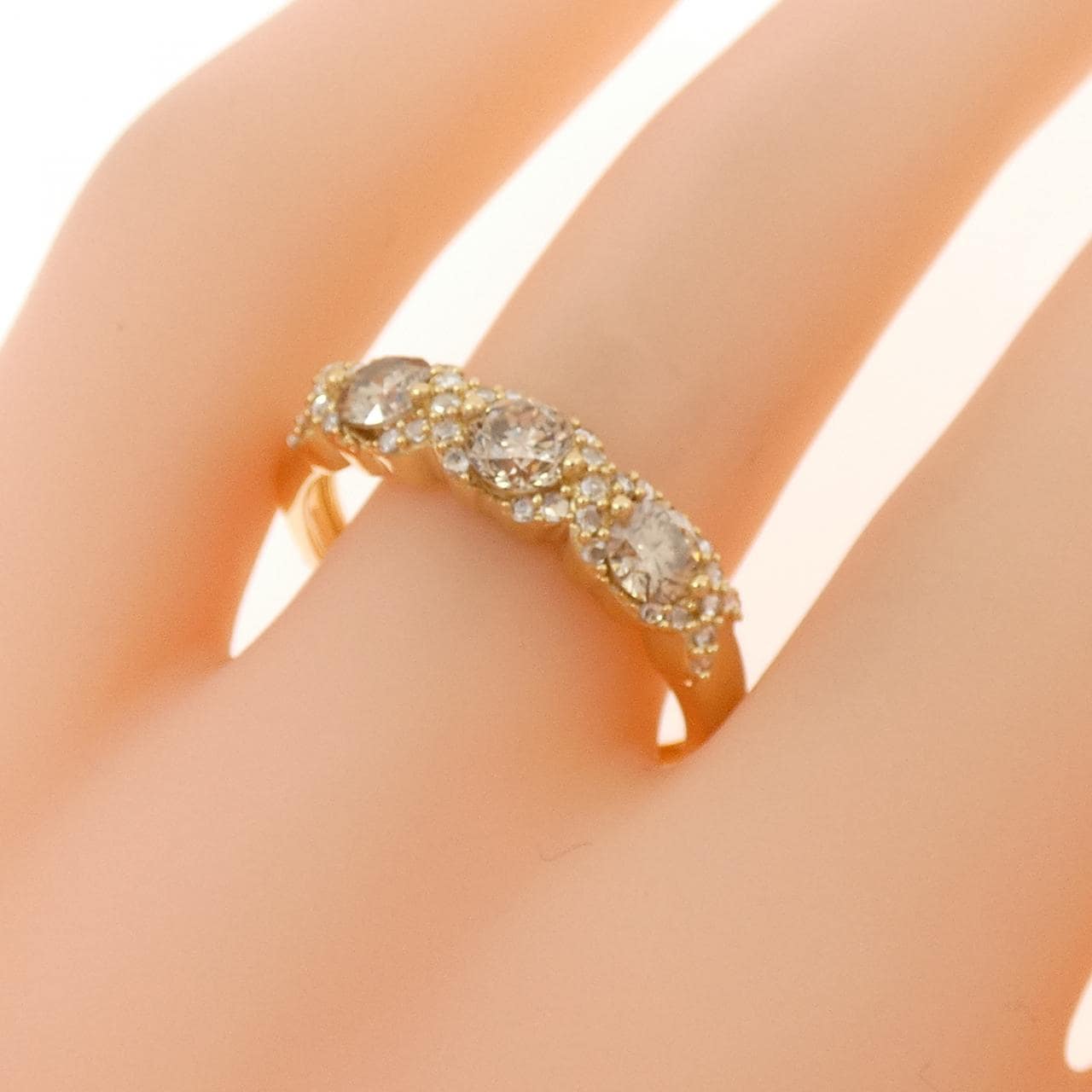 ジーエスティービー ダイヤモンド リング 0.85CT