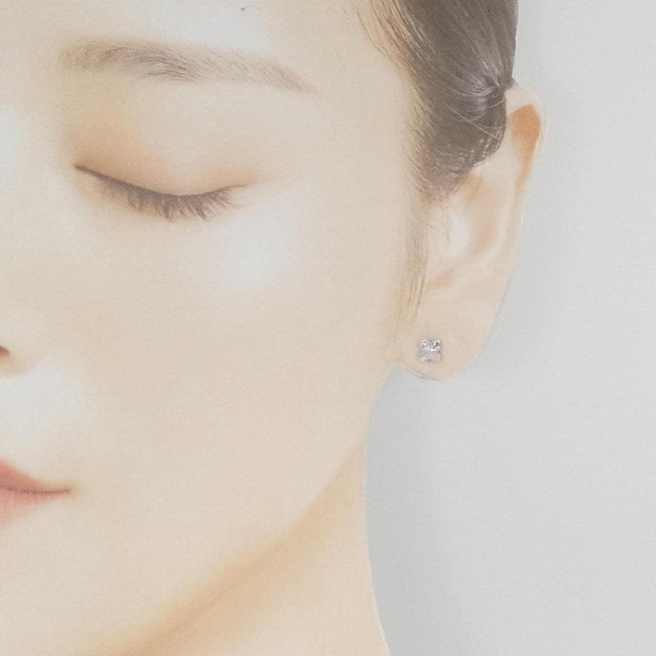 K18WG ダイヤモンド ピアス 0.06CT