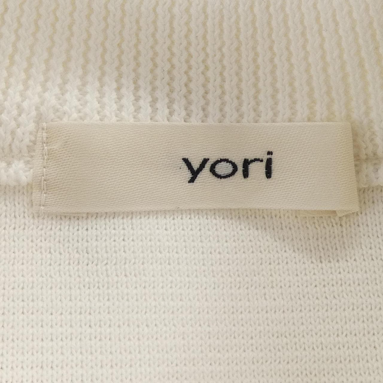 ヨリ yori トップス