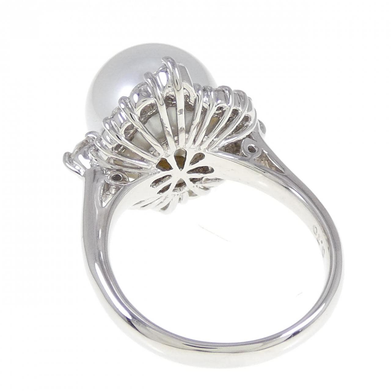PT White Butterfly Pearl ring 11.9mm