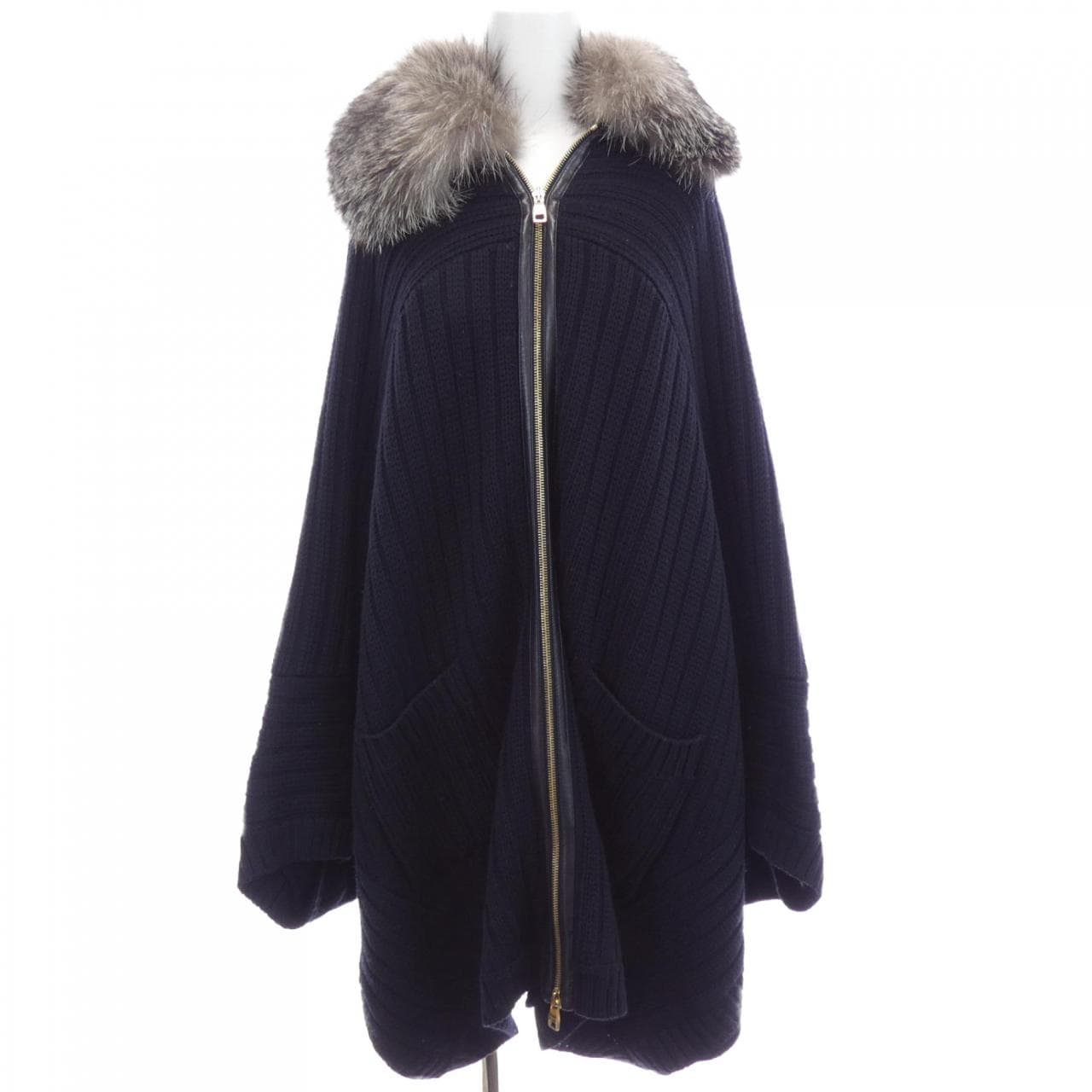 フェラガモ FERRAGAMO ケープ