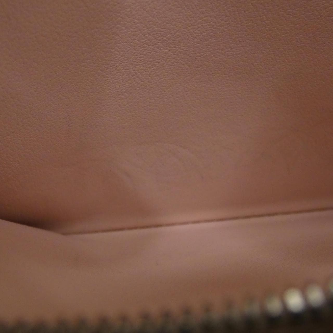 ルイヴィトン マヒナ ジッピー ウォレット M61868 財布
