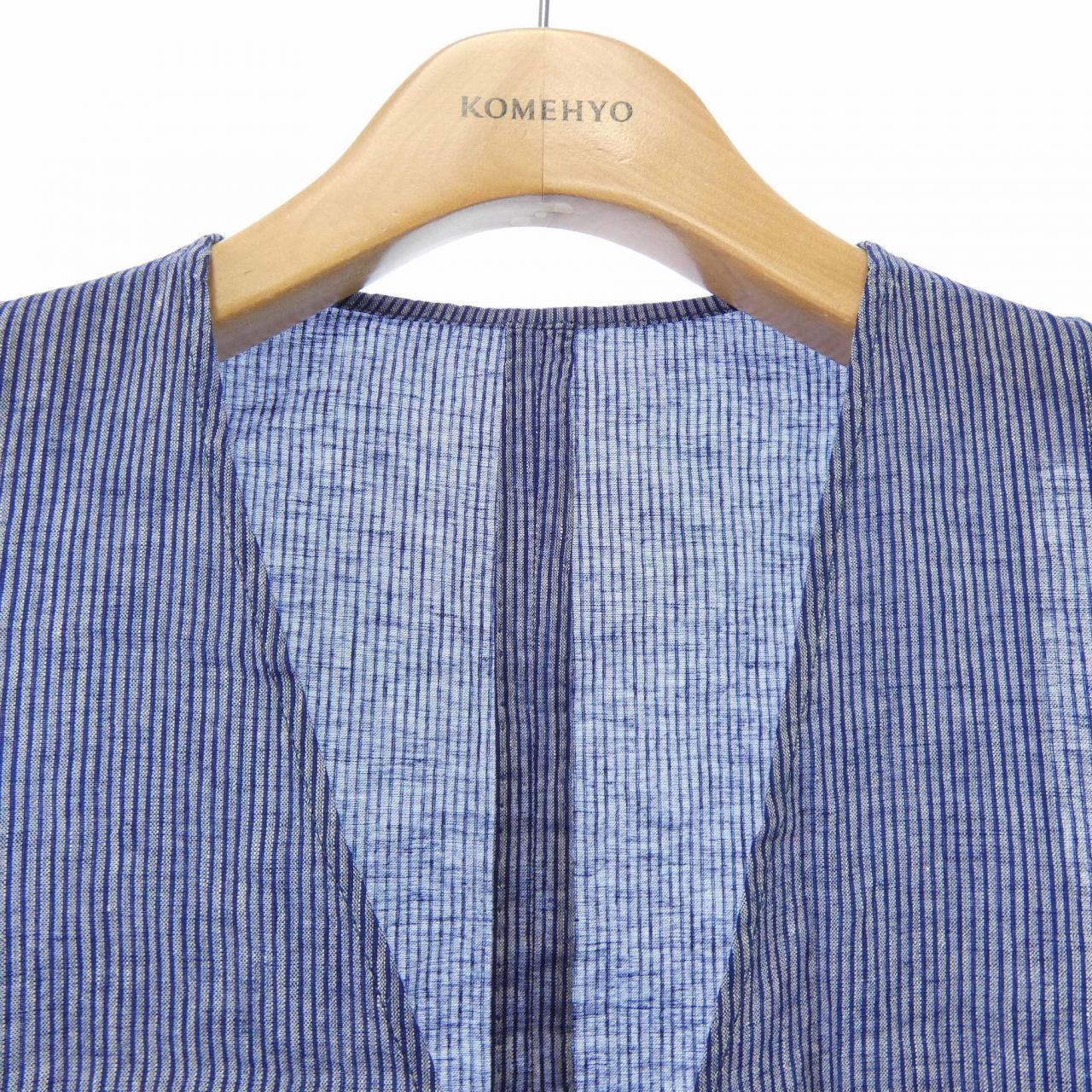 エンポリオアルマーニ EMPORIO ARMANI W1J10S W1S38 ベスト
