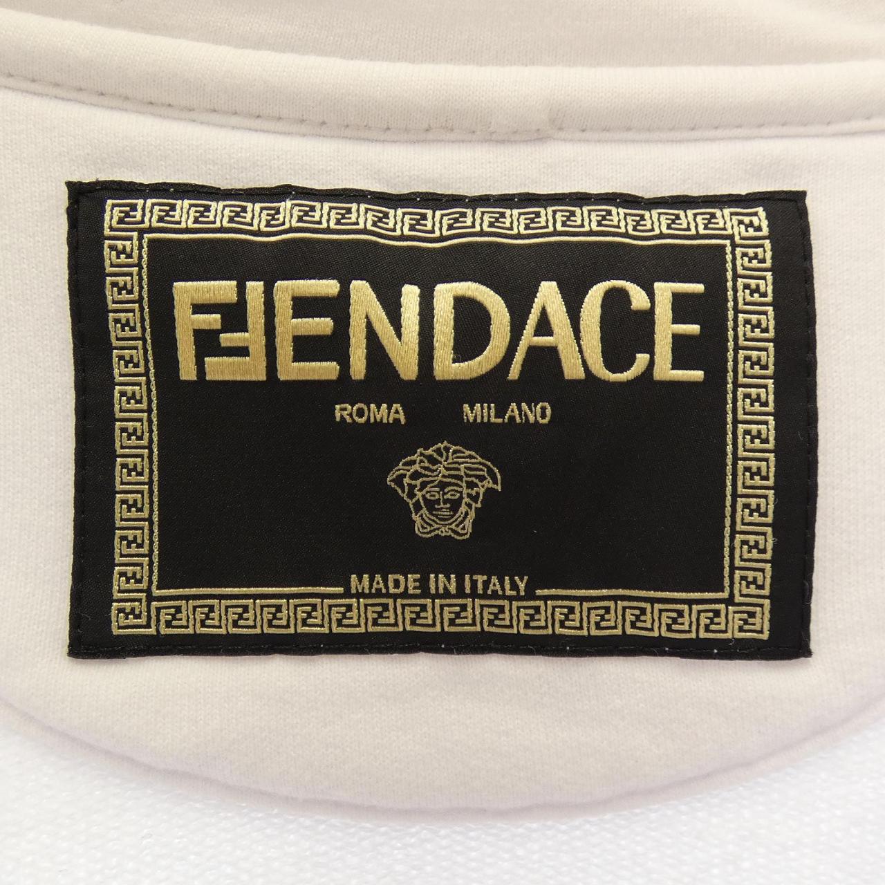 フェンダーチェ FENDACE 1006424 パーカー