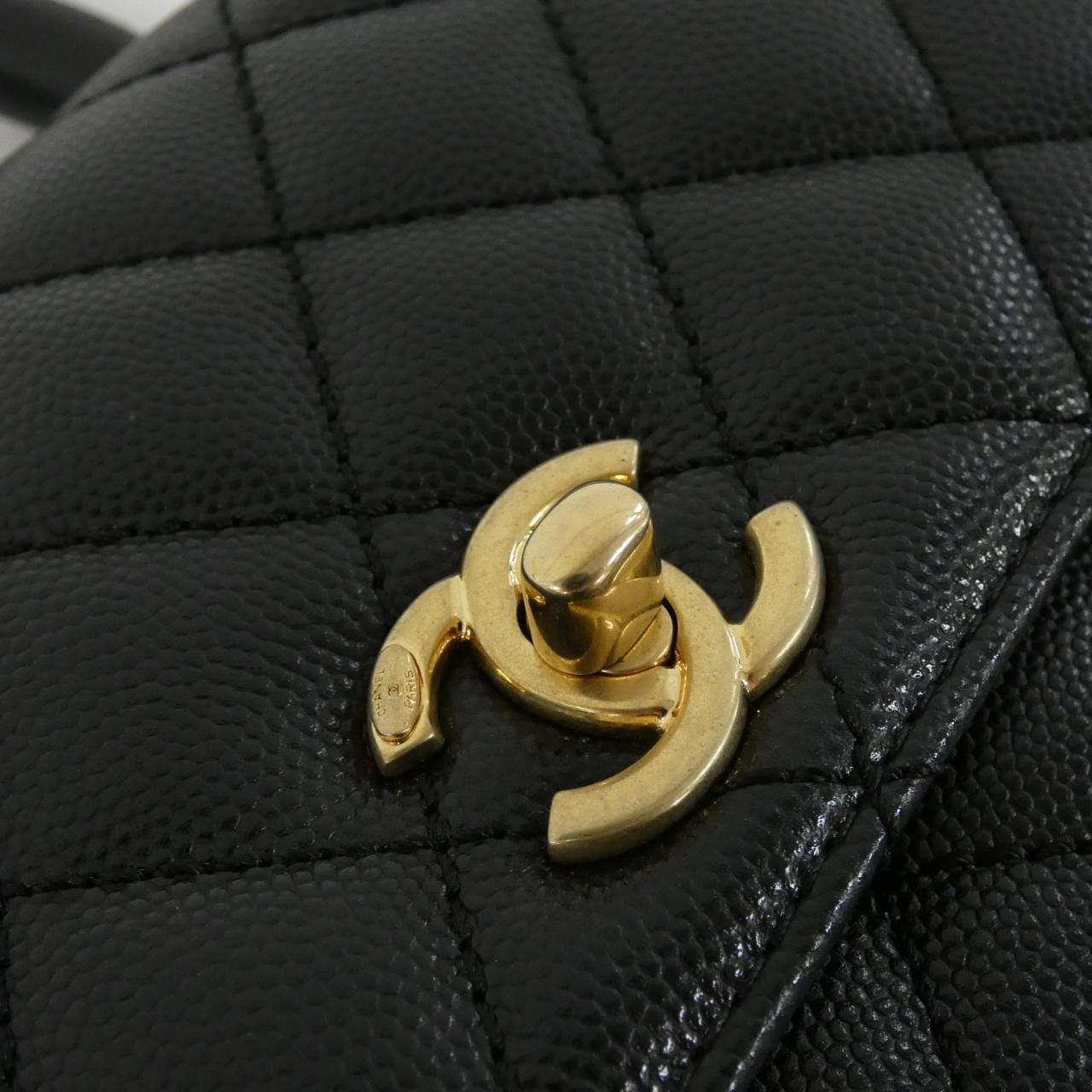 CHANEL AS2215 bag