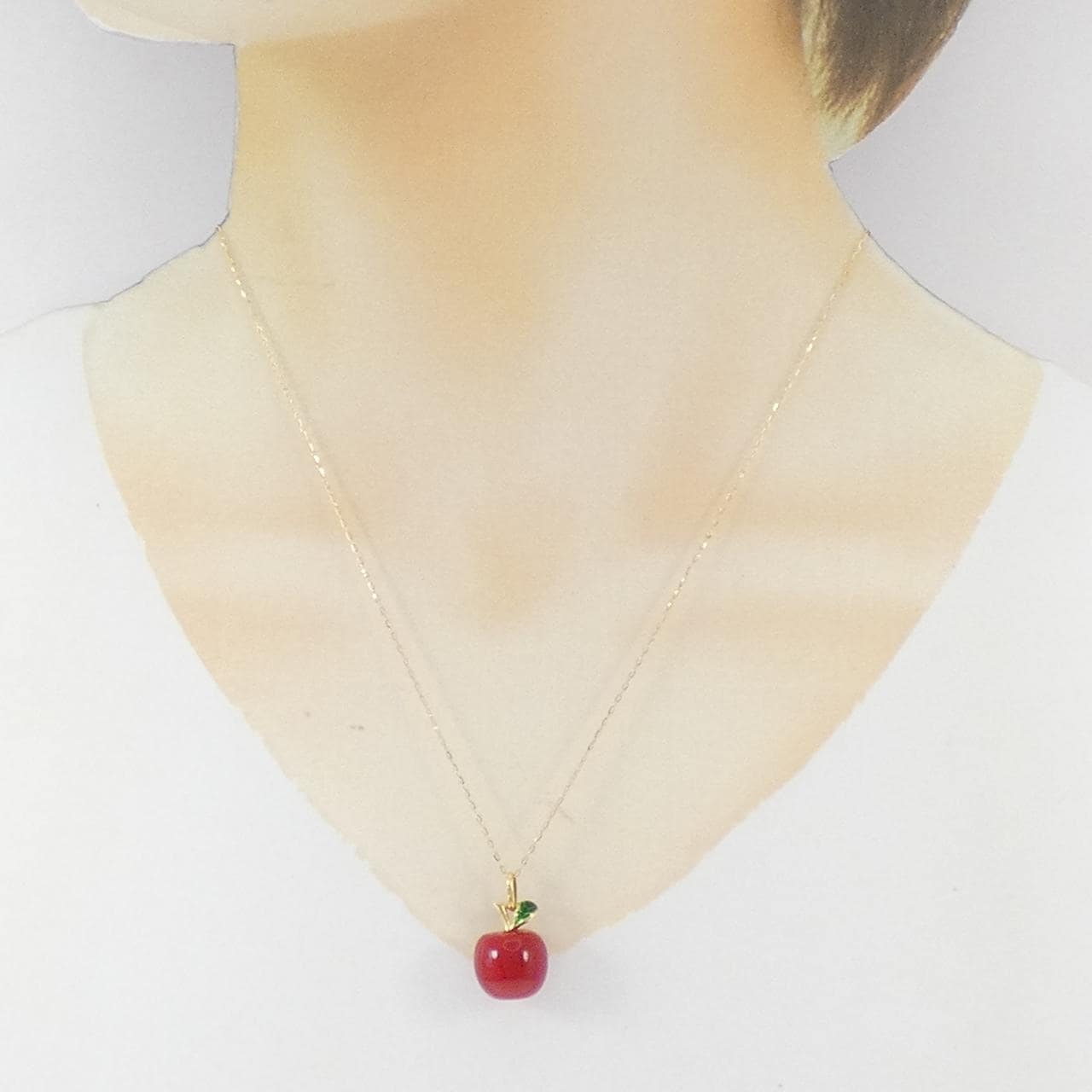 ウノアエレ 樹脂 ネックレス