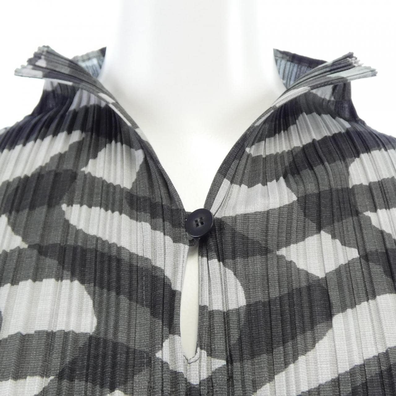 プリーツプリーズ PLEATS PLEASE 2007 PP73-JK781 7562093 トップス