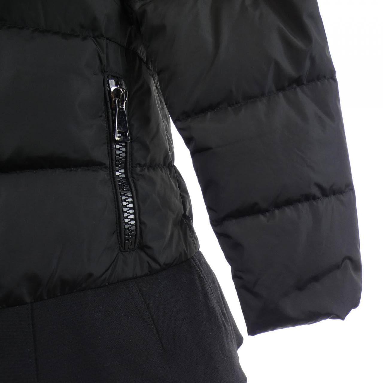 モンクレール MONCLER NESEA ダウンジャケット