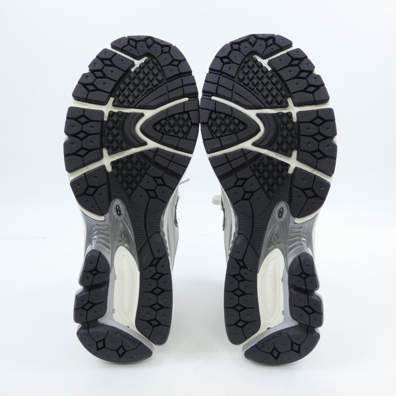 ニューバランス NEW BALANCE M2002RPP スニーカー