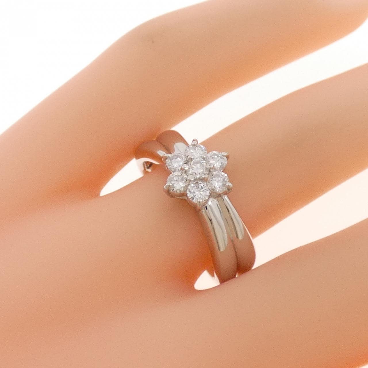 PT900 フラワー ダイヤモンド リング 0.50CT