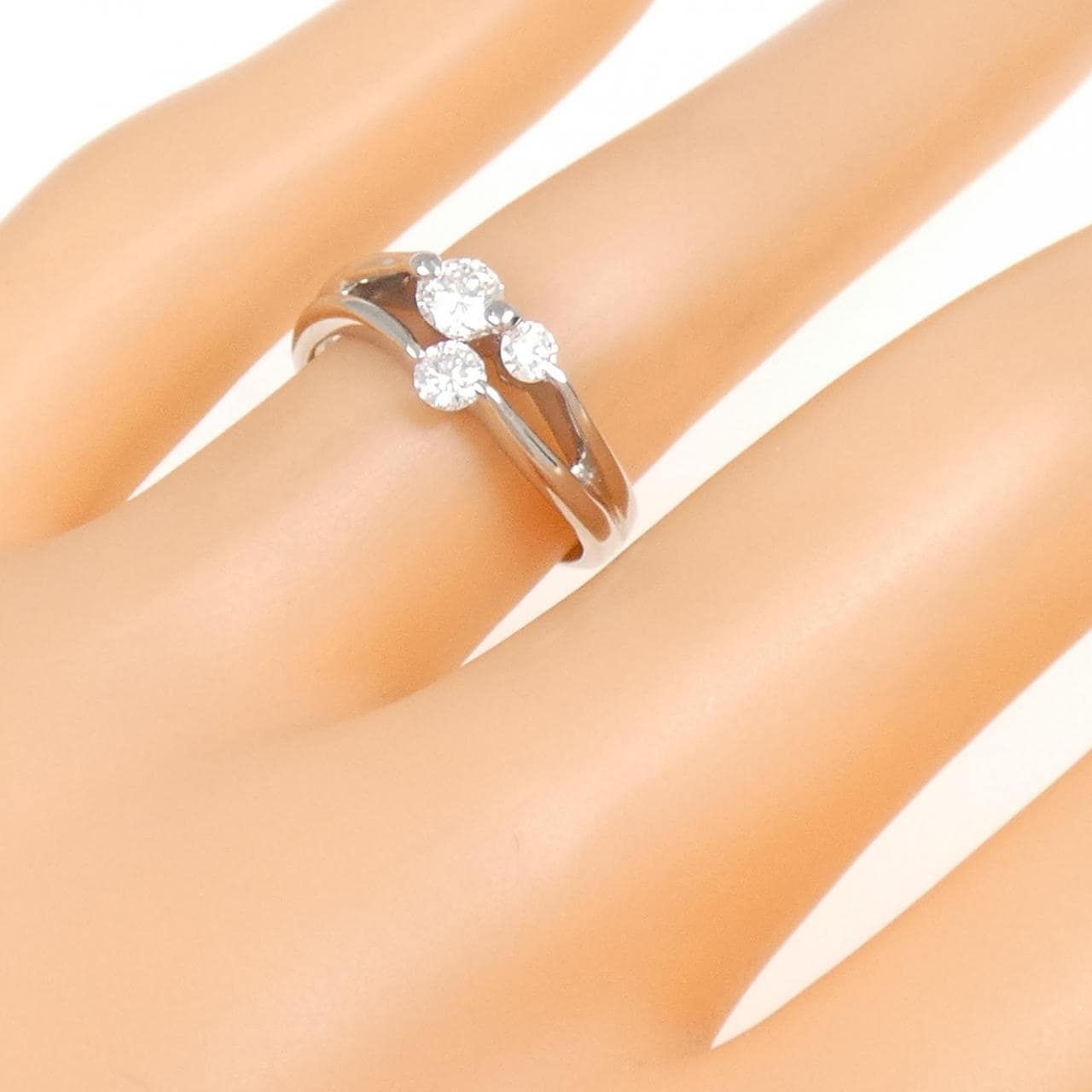 PT ダイヤモンド リング 0.352CT