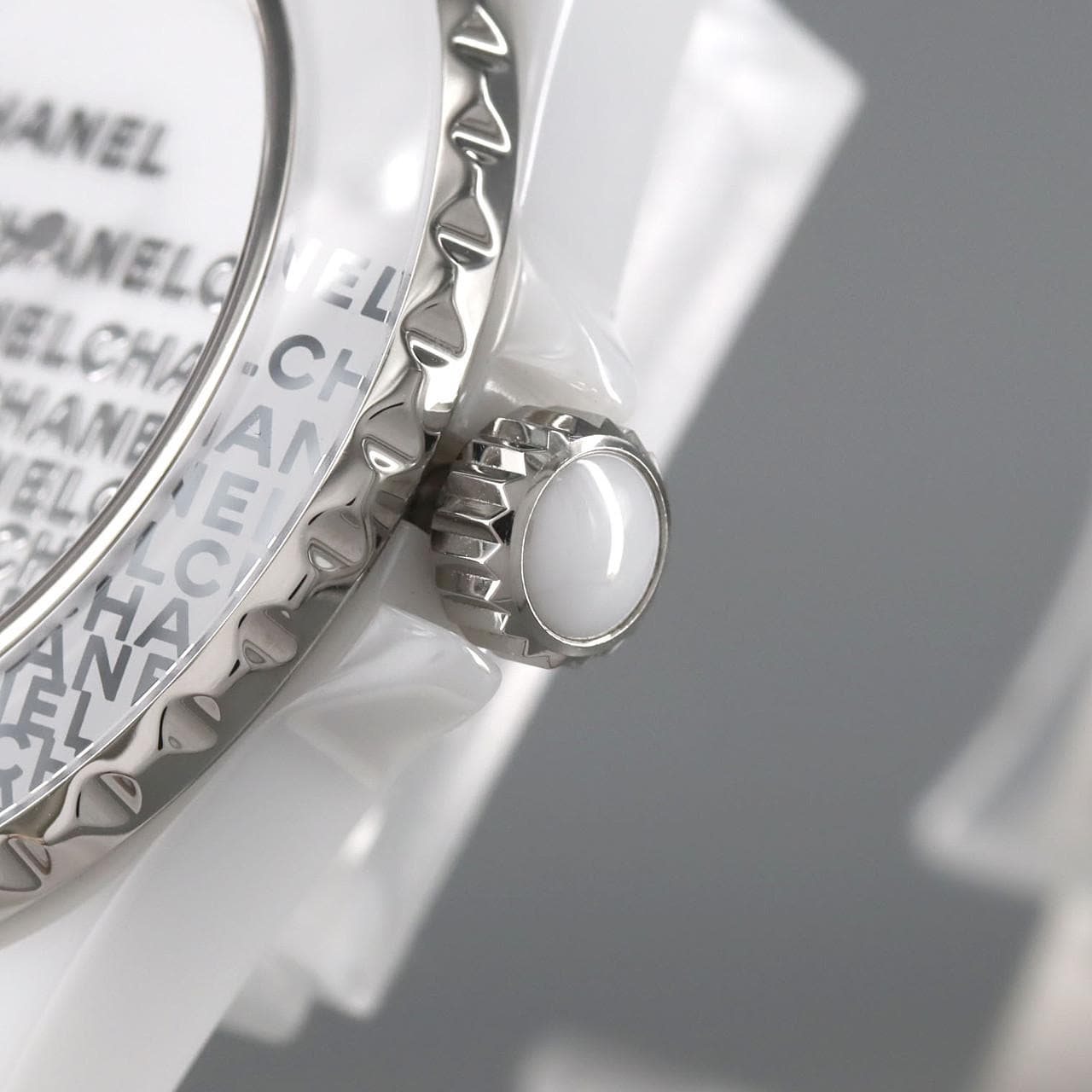 シャネル J12ウォンテッドドゥシャネル 33mmセラミック H7419 セラミック クォーツ