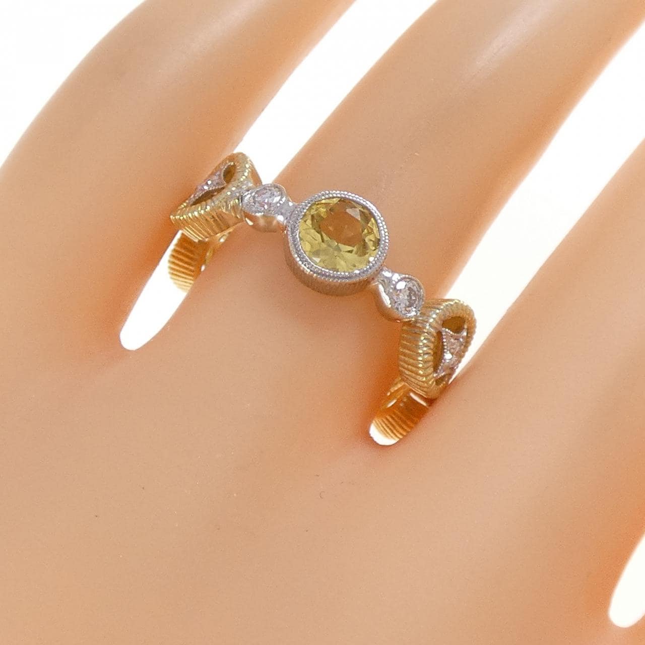 750YG/750WG サファイヤ リング 0.77CT