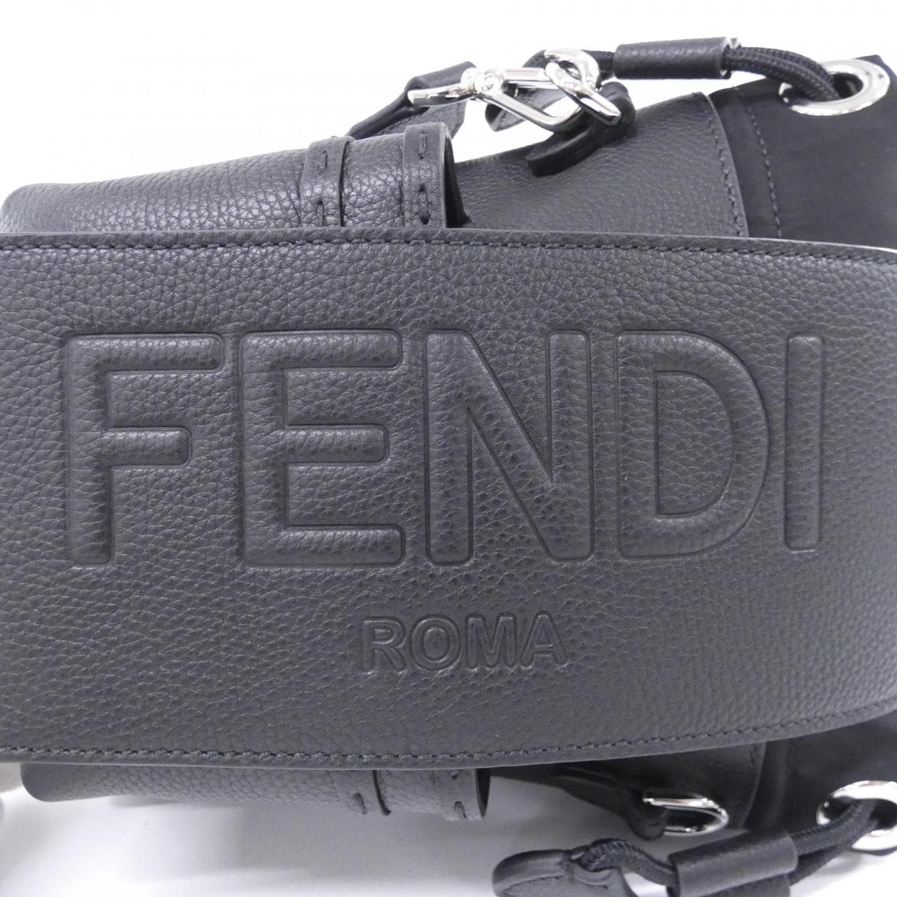 【新品】フェンディ 7VZ086 AMAC ショルダーバッグ