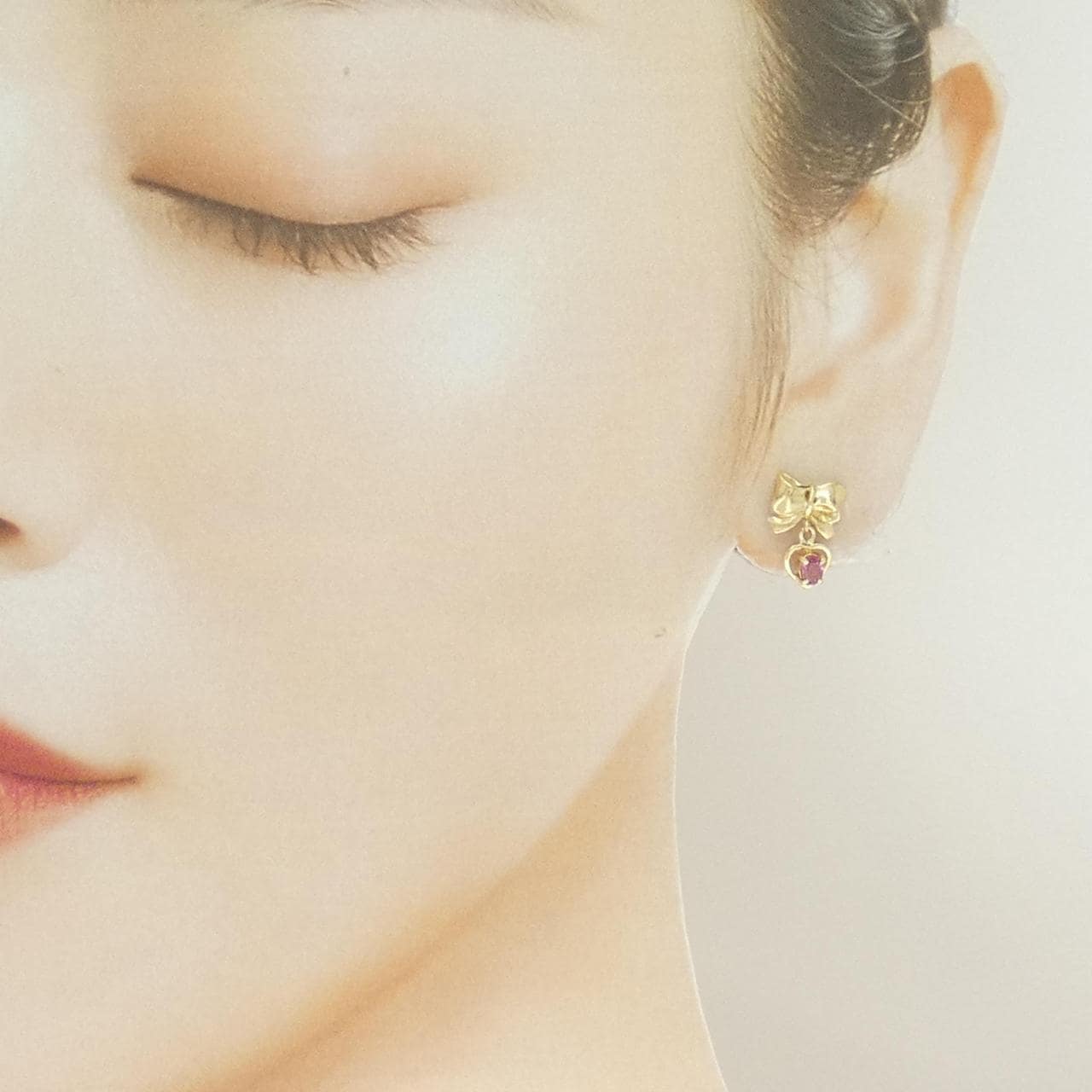 K18YG リボン×ハート ルビー ピアス
