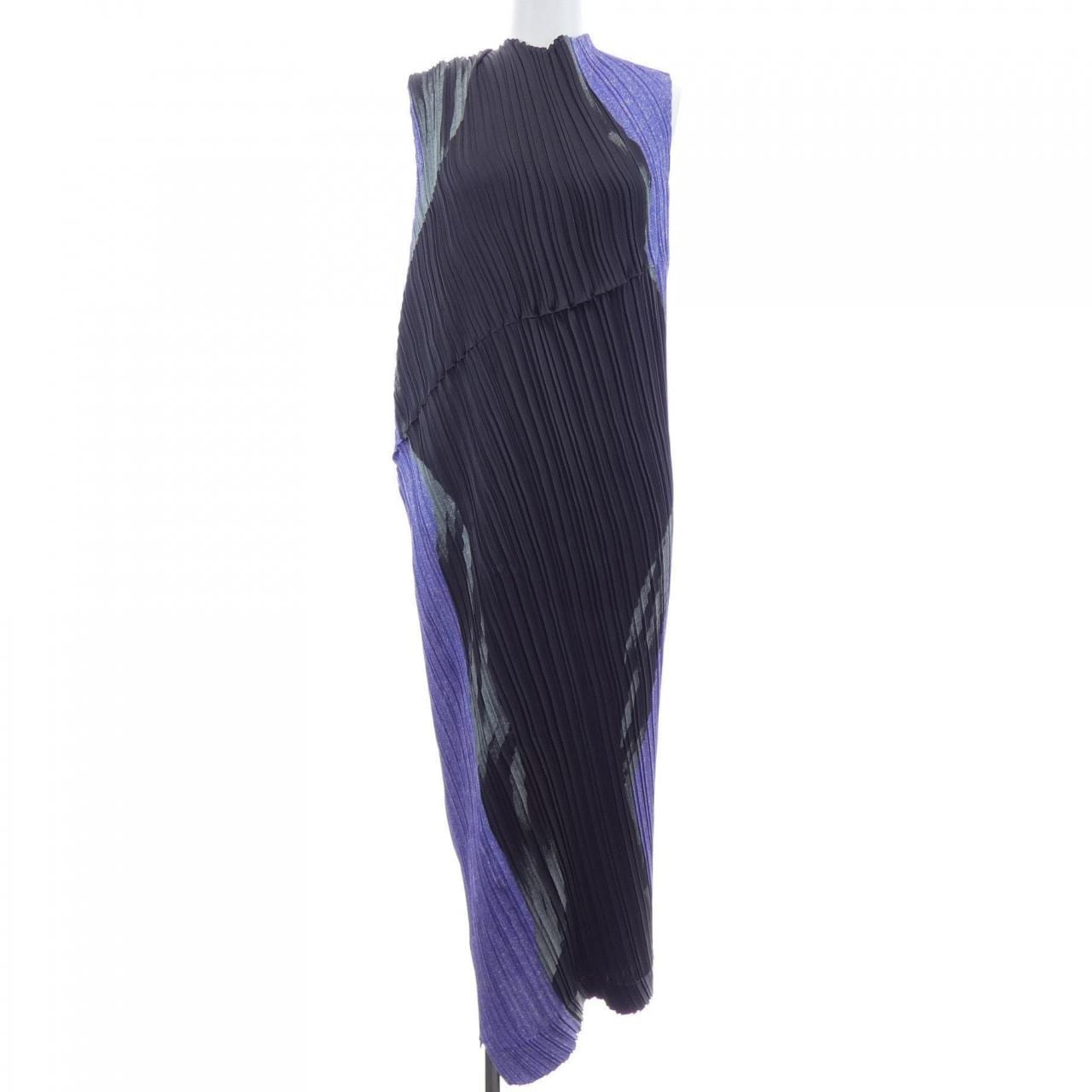 イッセイミヤケ ISSEY MIYAKE IM31FH679 ワンピース