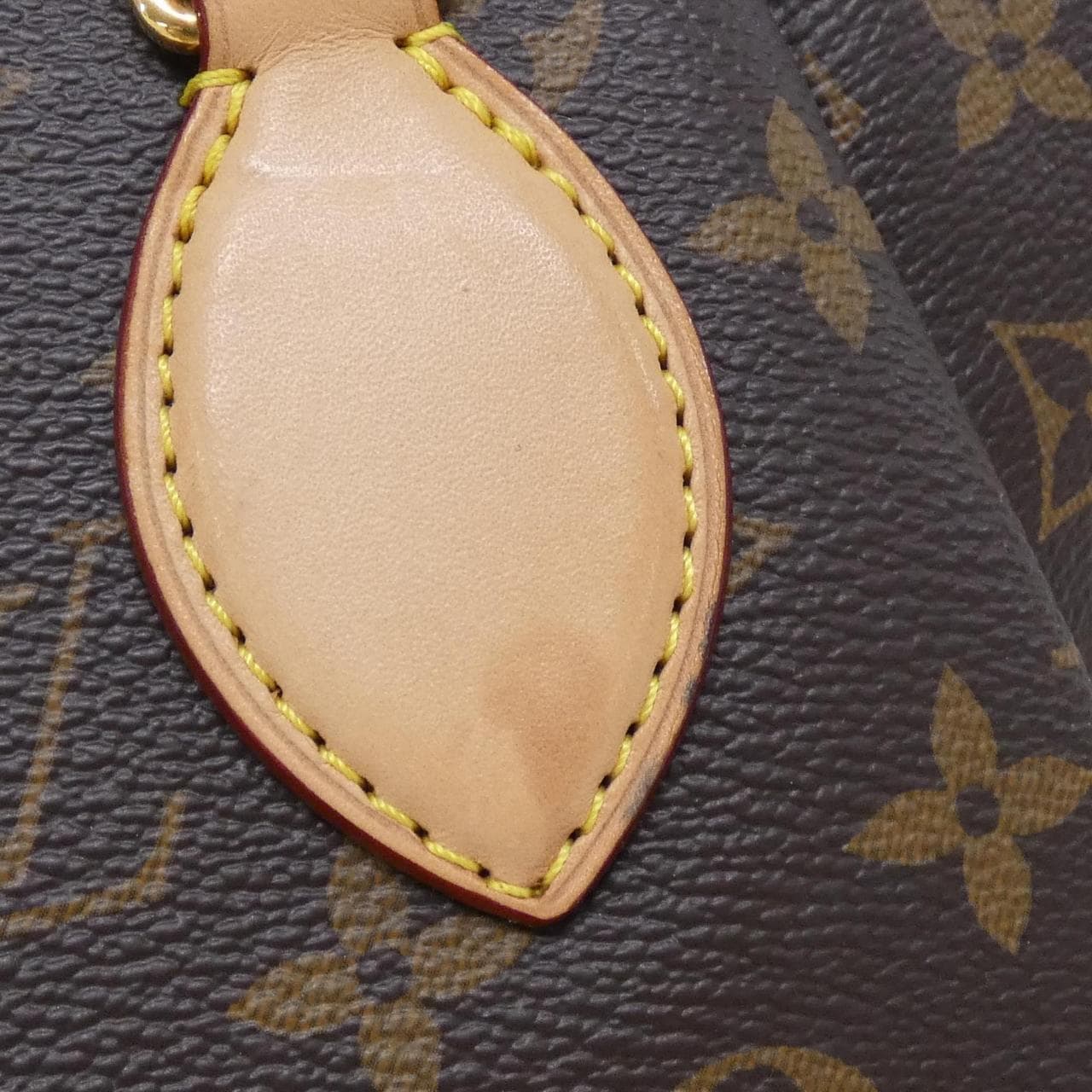 LOUIS VUITTON Monogram Rivoli MM M44546 包