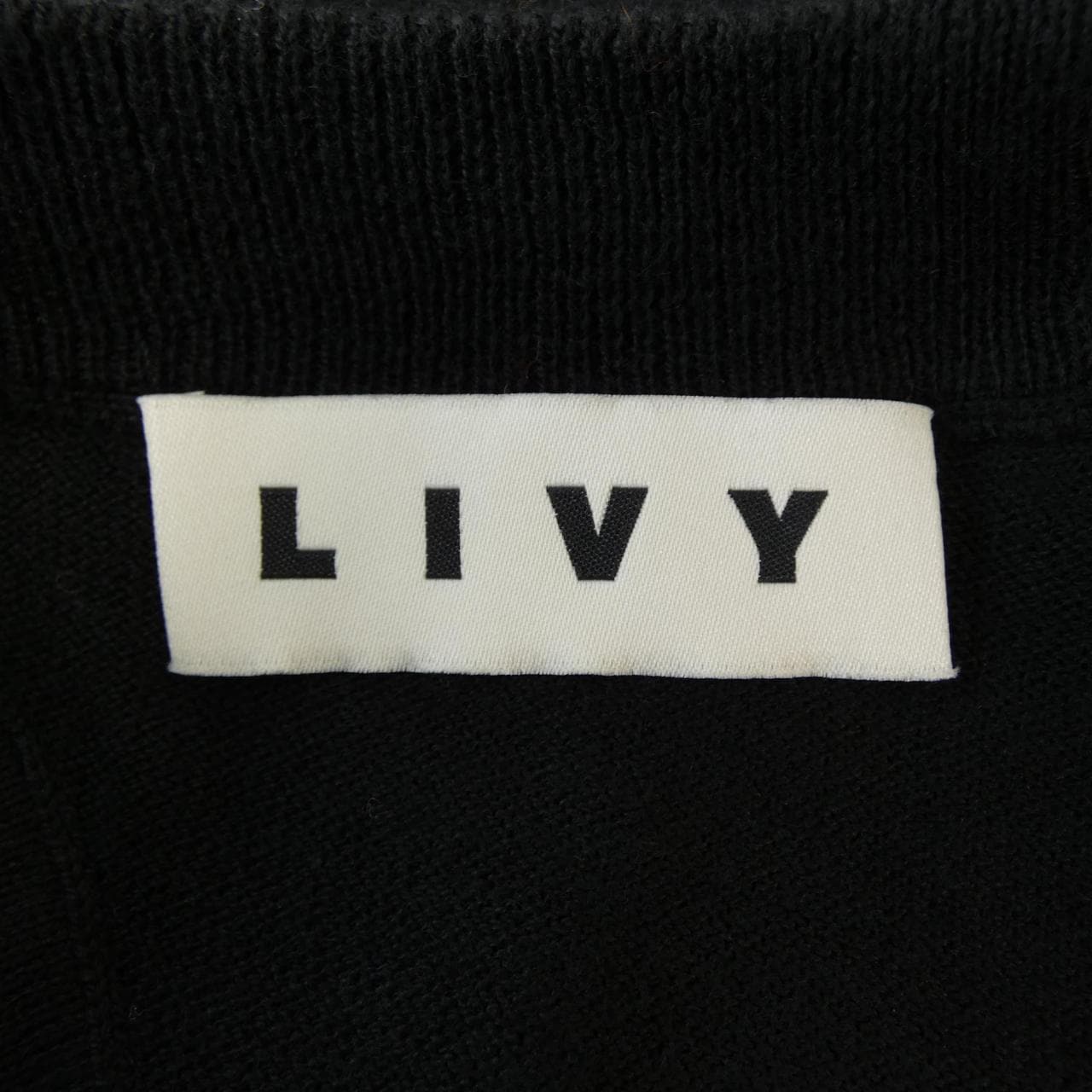 LIVY ニット