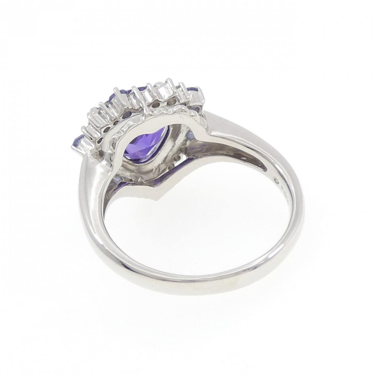 クレサンベール 合成サファイヤ リング 4.48CT