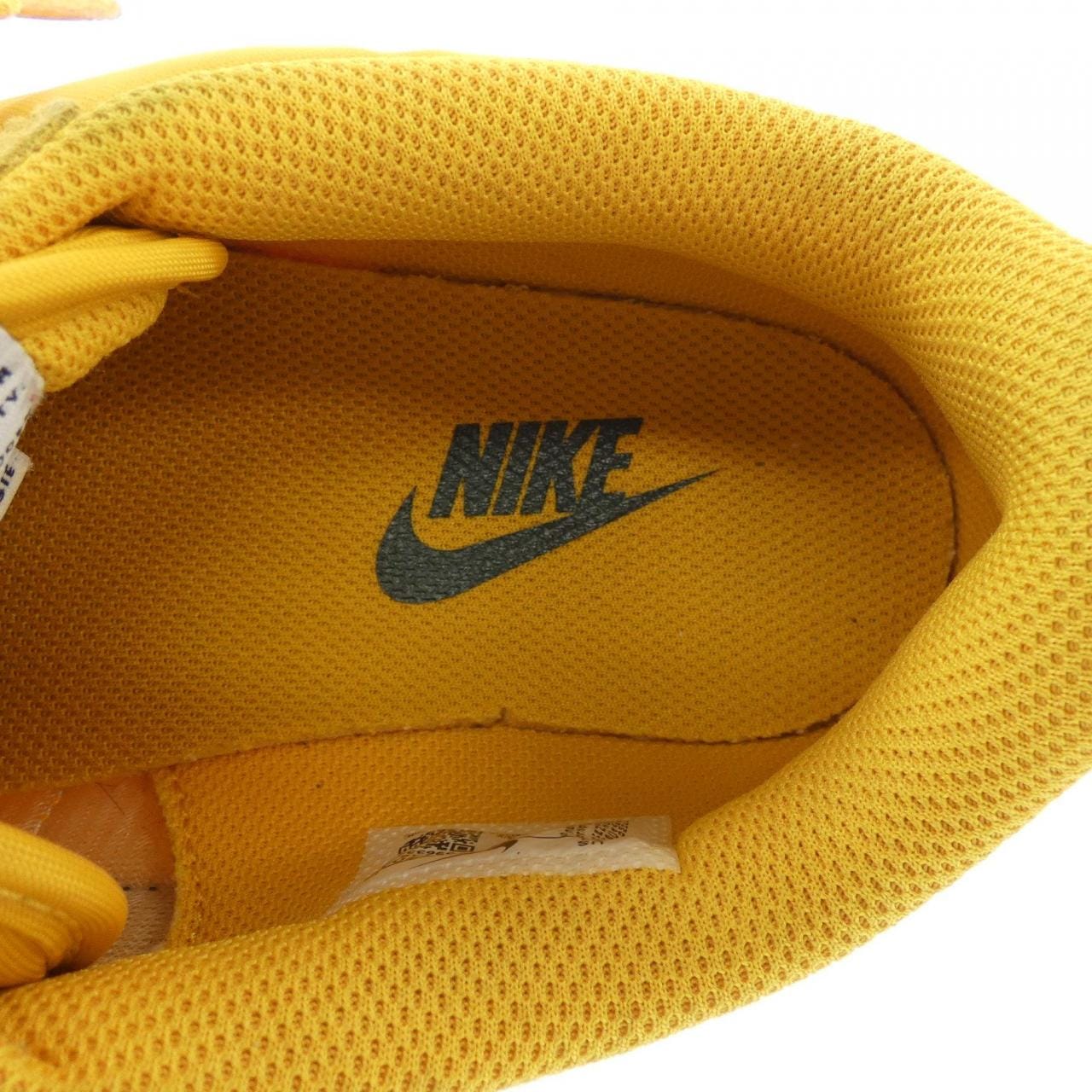 ナイキ NIKE DZ2795-702 スニーカー