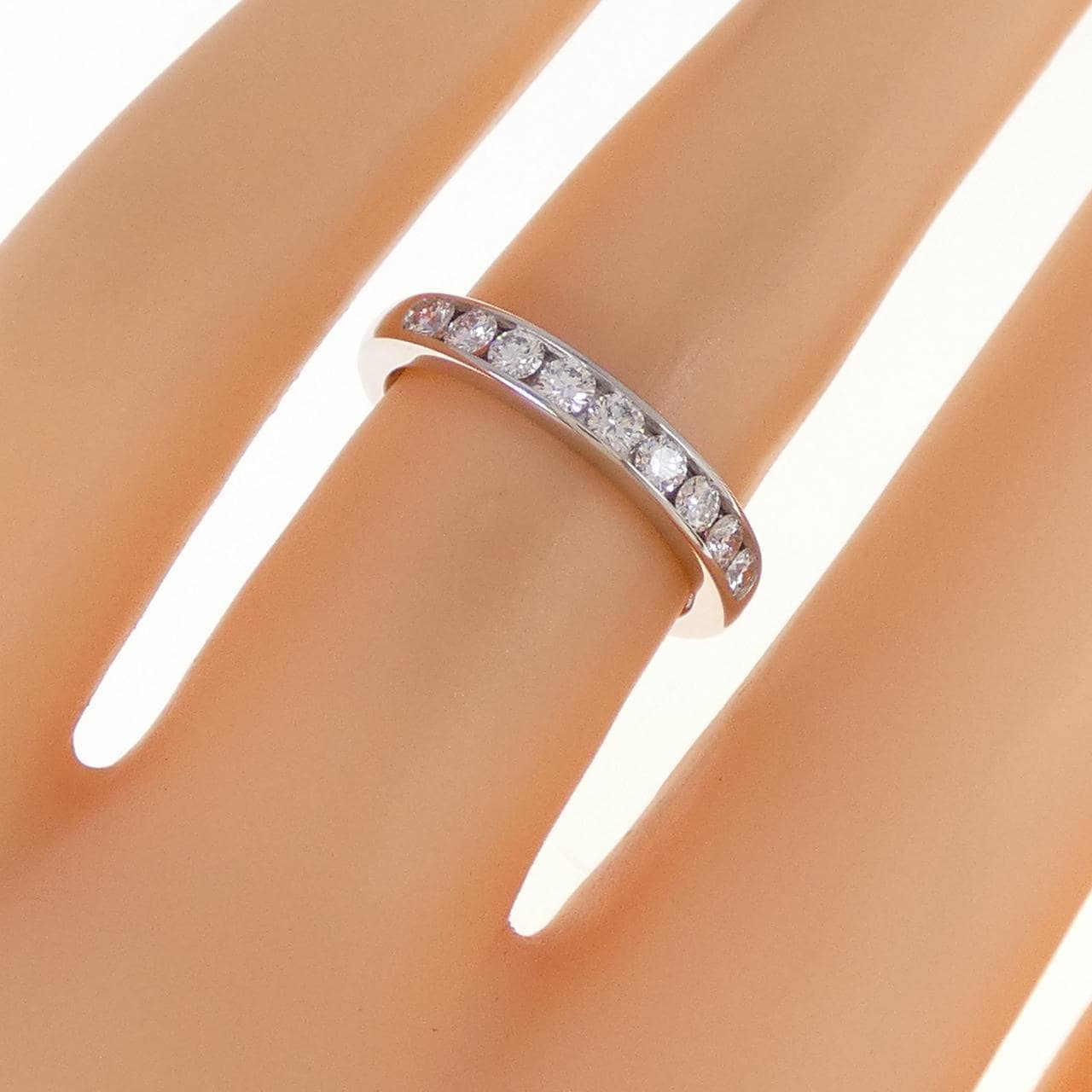 TIFFANY Half Circle Channel Setting Ring