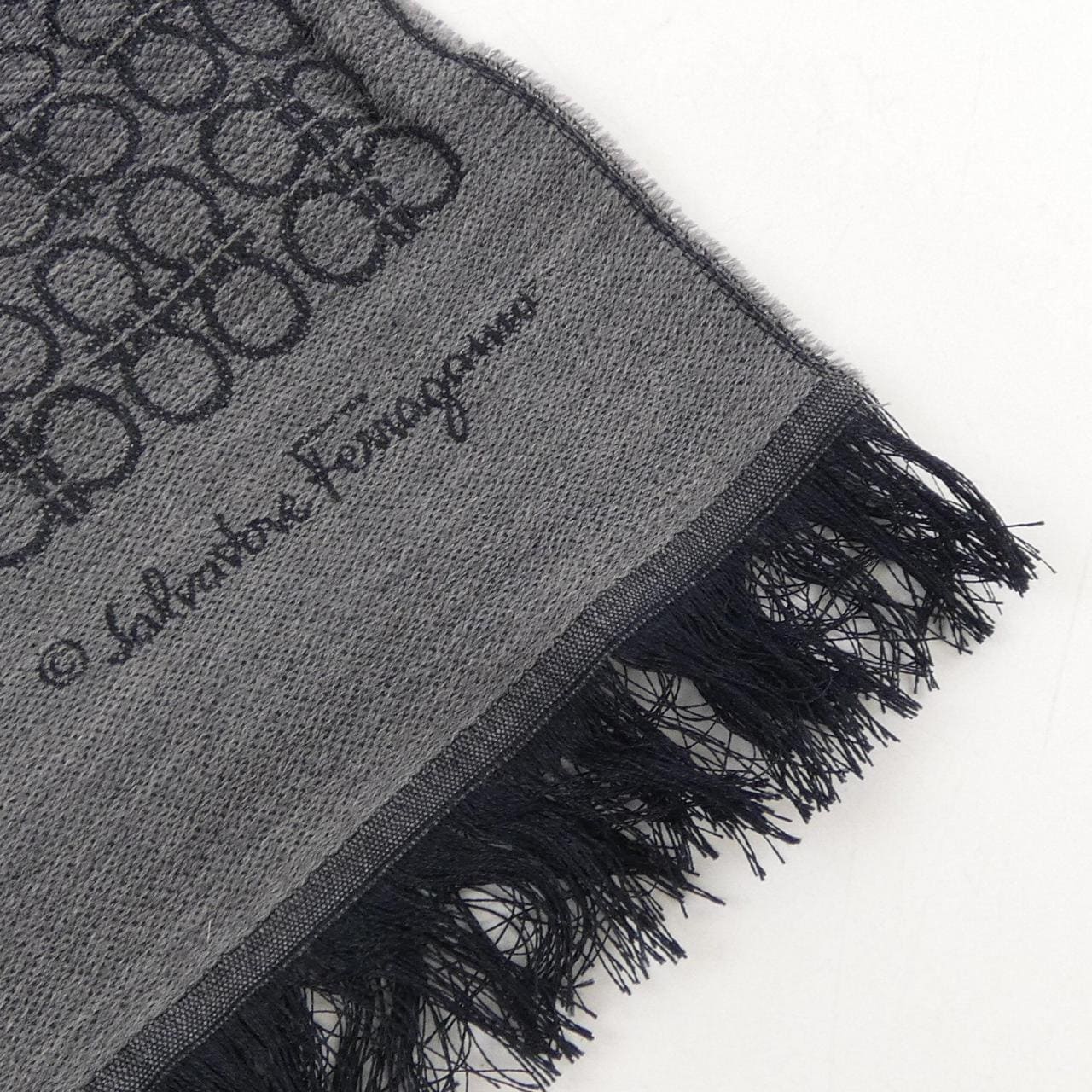 サルヴァトーレフェラガモ SALVATORE FERRAGAMO MUFFLER