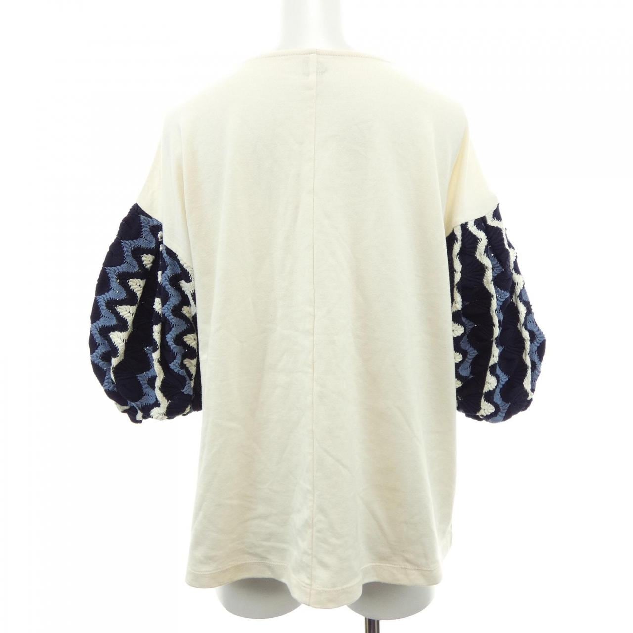 malla トップス