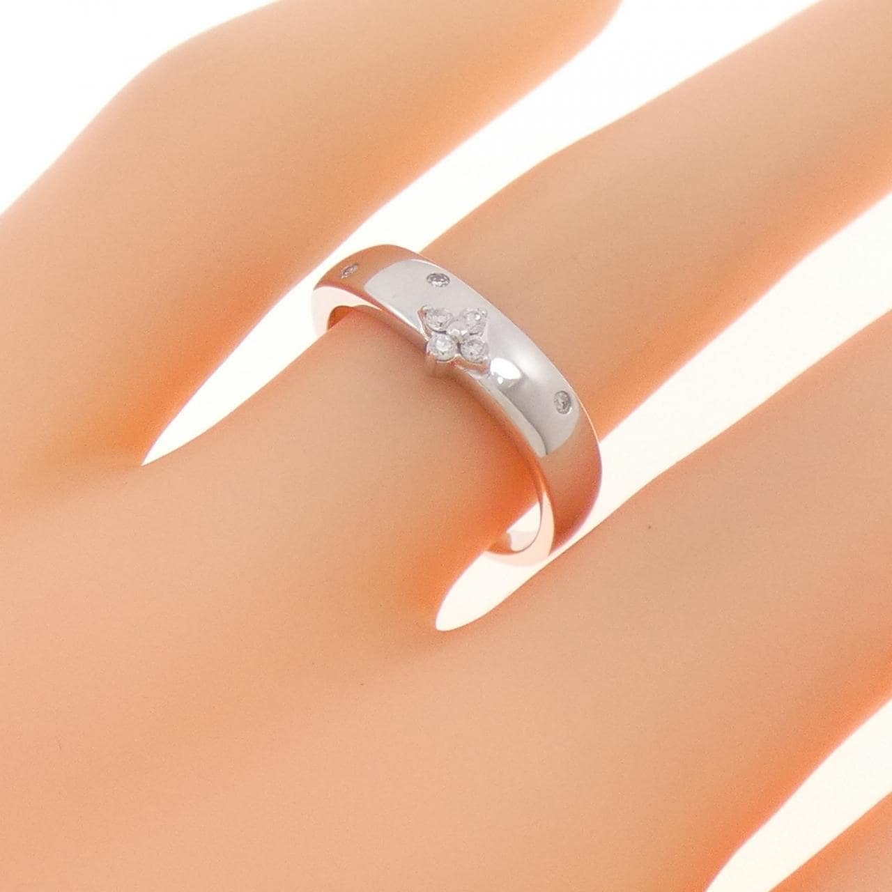 K18WG フラワー ダイヤモンド リング