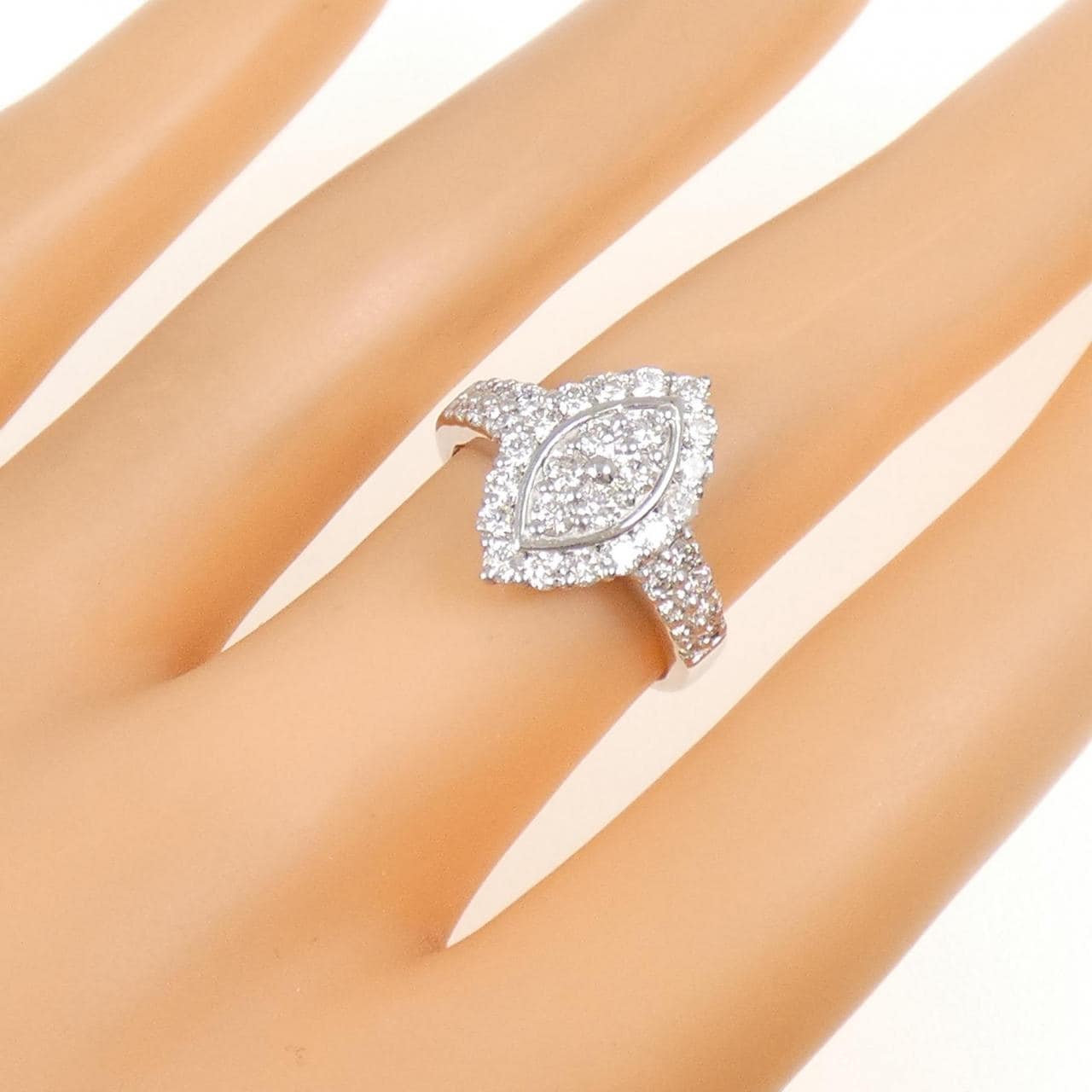 PT900 ダイヤモンド リング 1.00CT