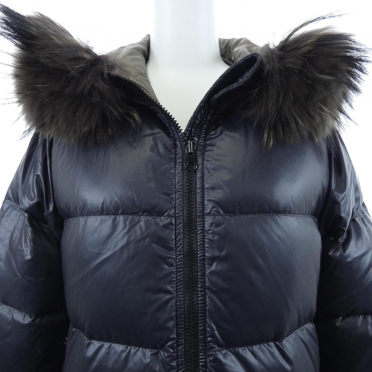 デュベティカ DUVETICA ダウンジャケット