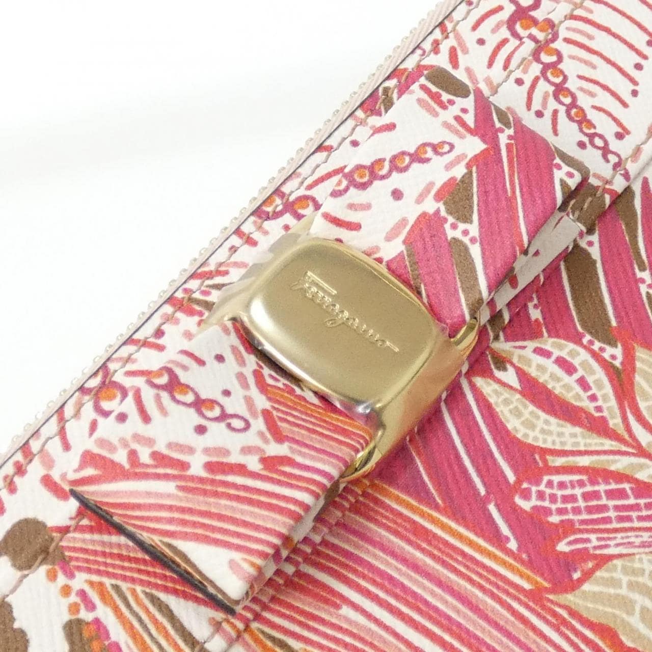 サルヴァトーレフェラガモ 22 E010 コインケース