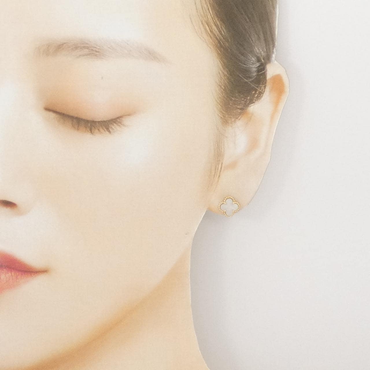 ヴァンクリーフ&アーペル スウィートアルハンブラ ピアス