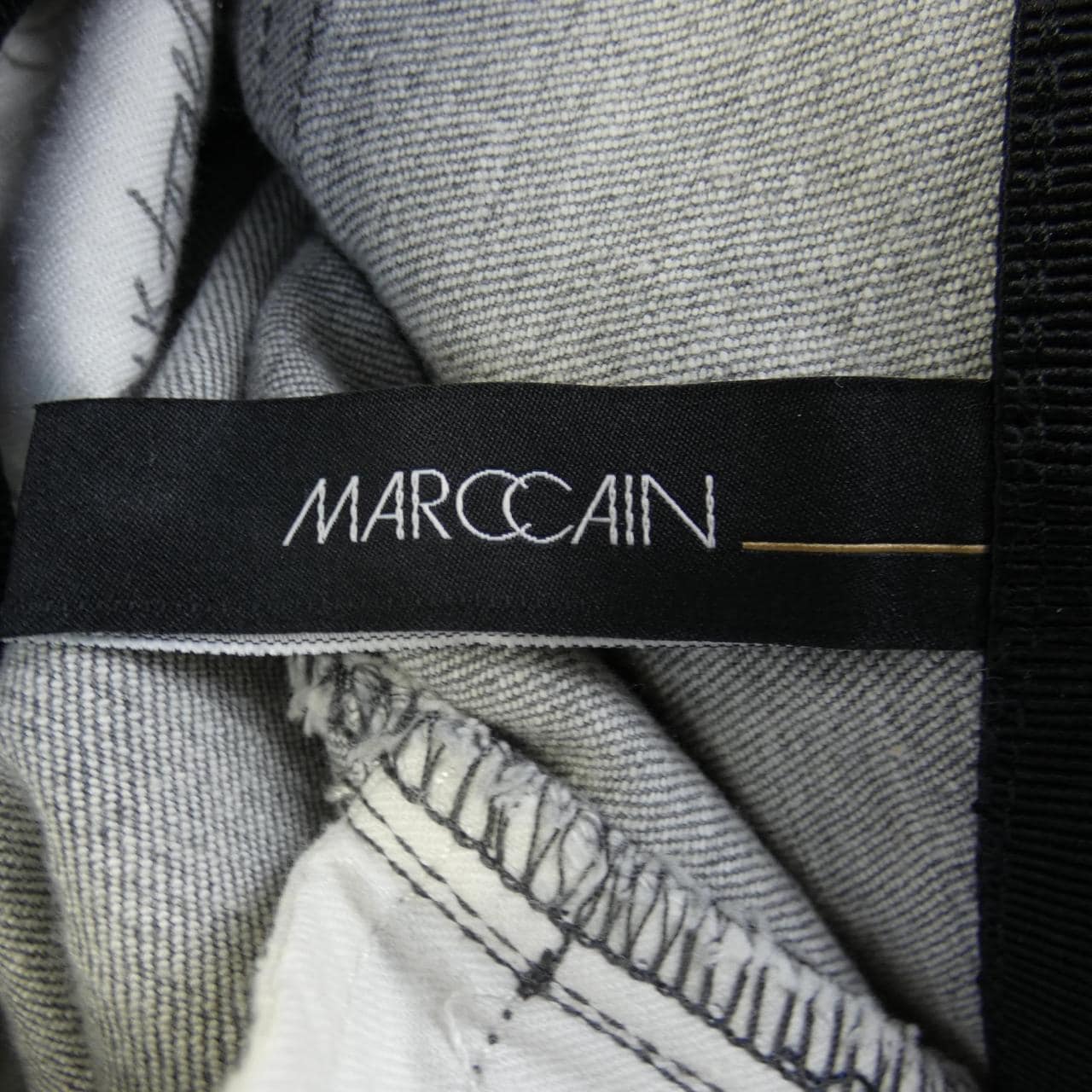 MARC CAIN Pants