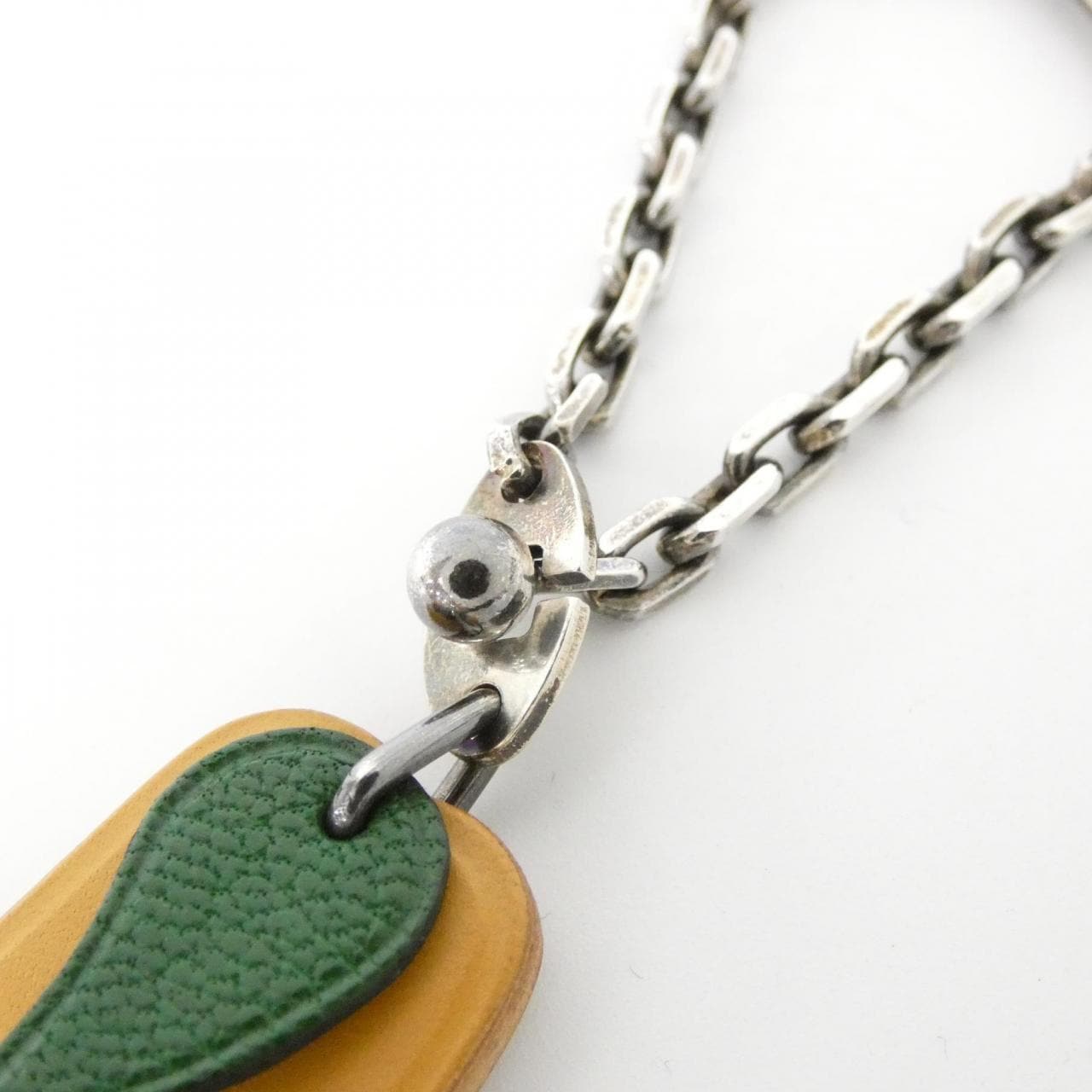 エルメス POIRE フルーツ ポルト クレ 027889CA キーホルダー