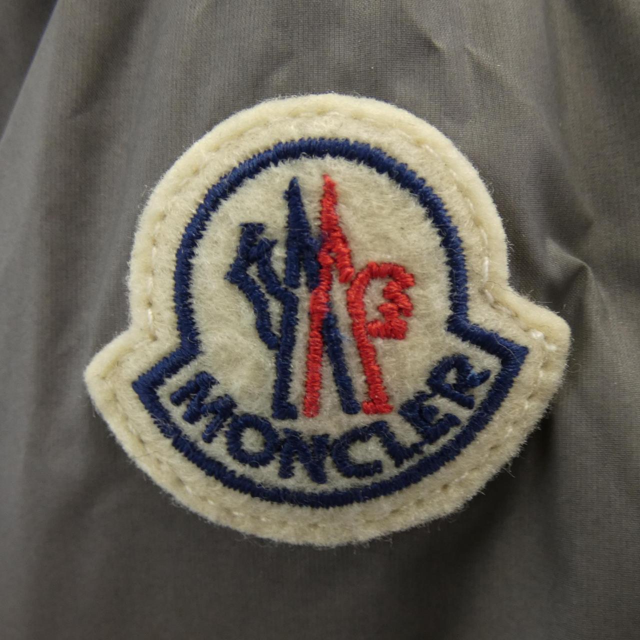 モンクレール MONCLER ダウンジャケット