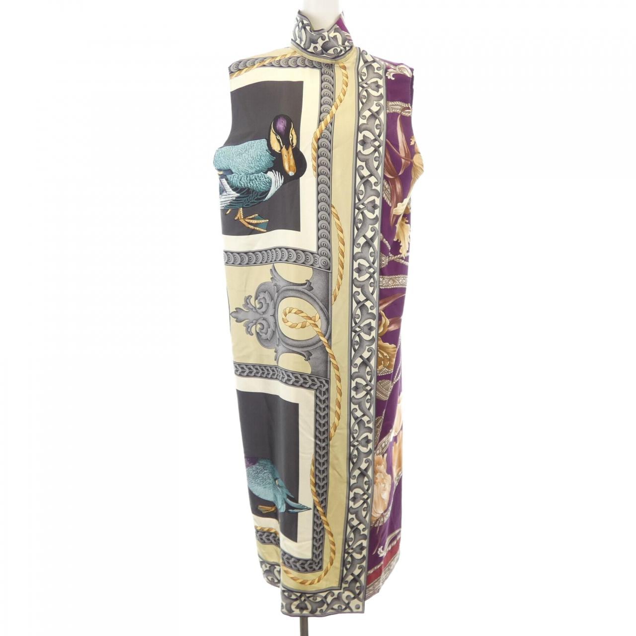 サルヴァトーレフェラガモ SALVATORE FERRAGAMO ワンピース