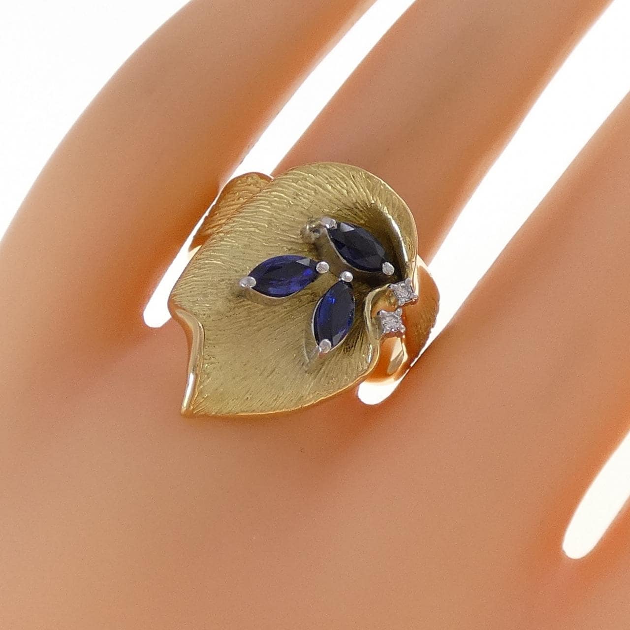 菱角藍寶石戒指