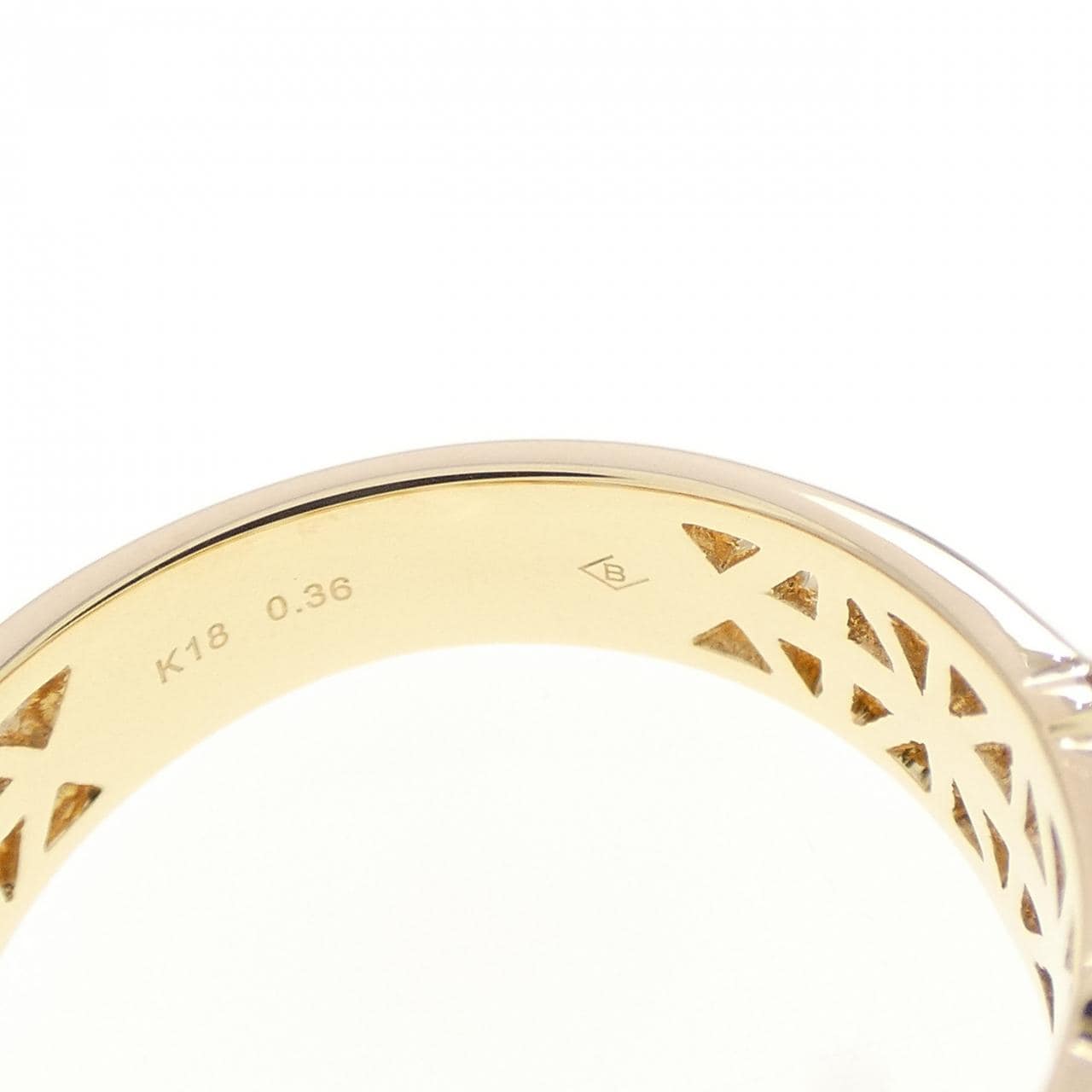 ベルシオラ ダイヤモンド リング 0.36CT