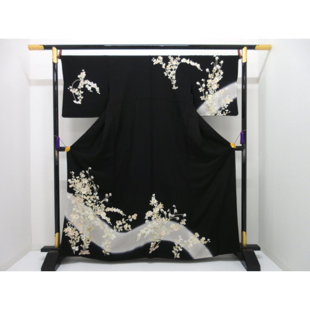 訪問着　友禅金彩加工　ボカシ染刺繍入り