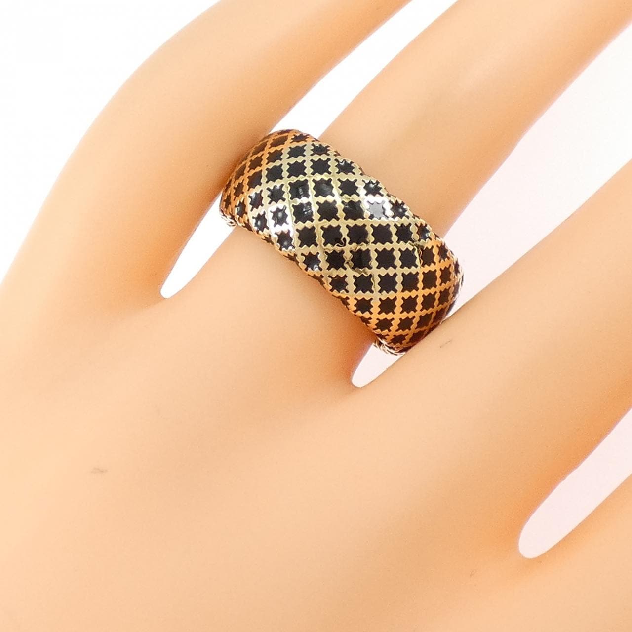 グッチ 樹脂 リング