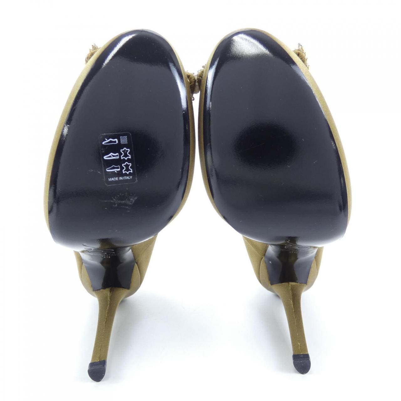 ロジェヴィヴィエ ROGER VIVIER パンプス
