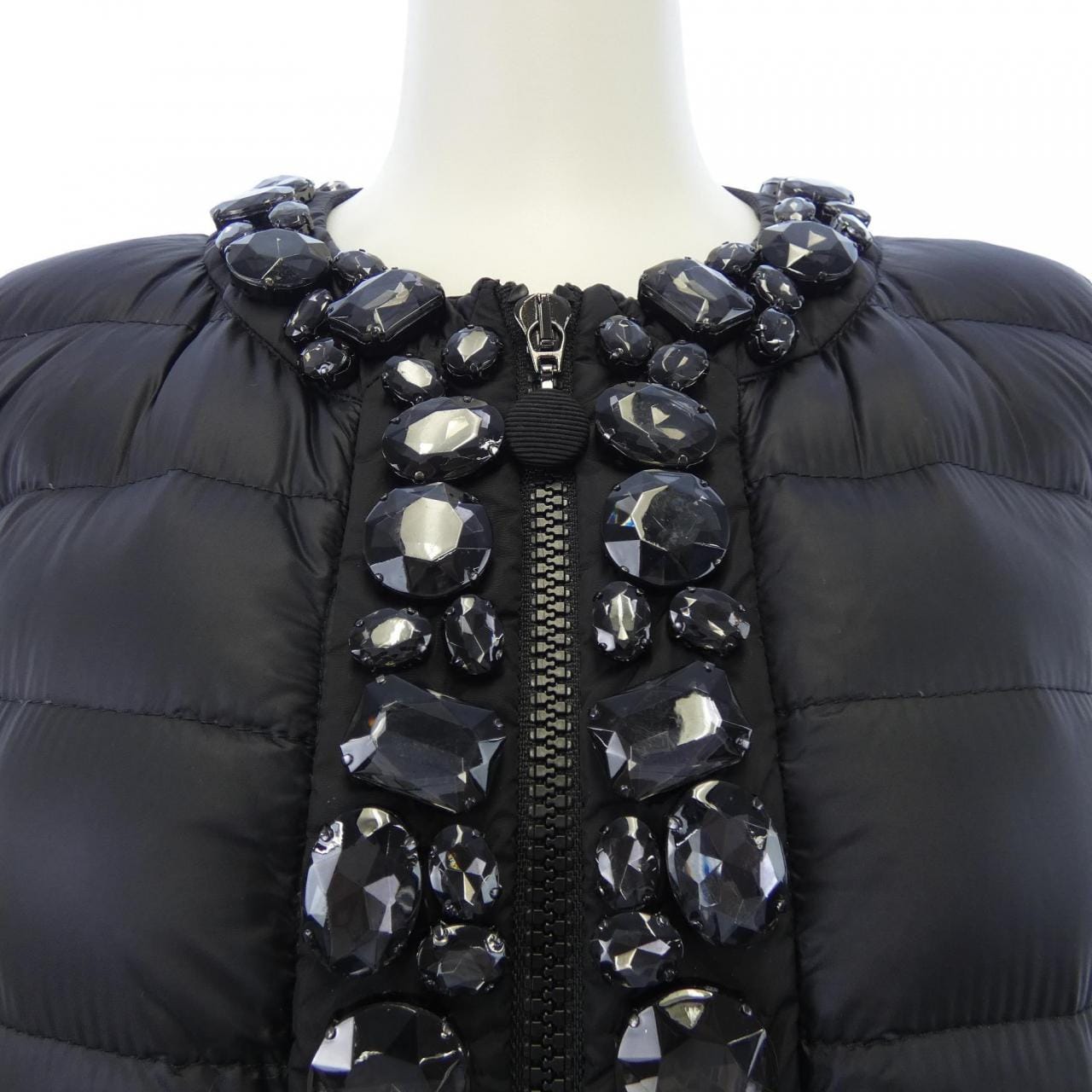 モンクレール MONCLER VELUE ダウンジャケット