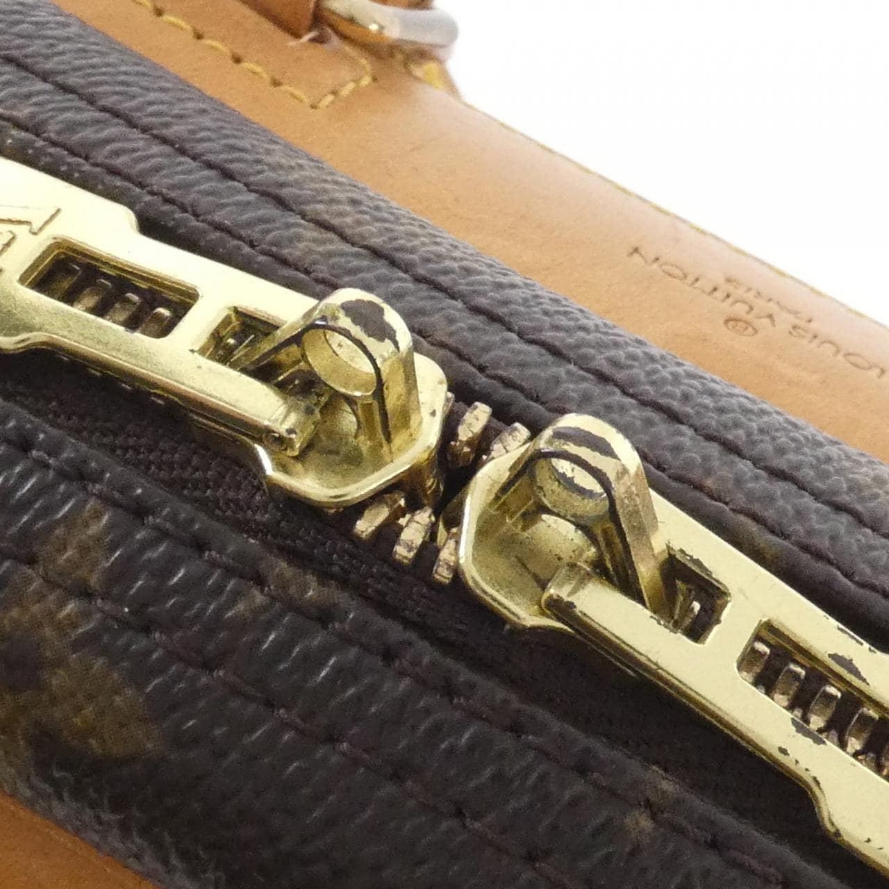 ルイヴィトン モノグラム トゥルーヴィル M42228 バッグ