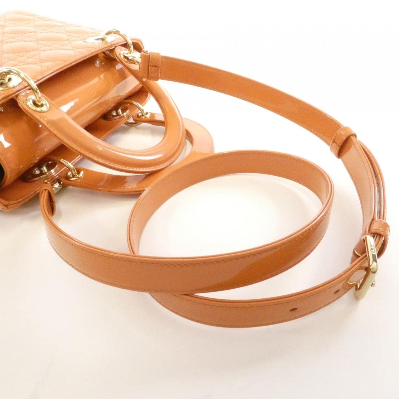 クリスチャンディオール レディ ディオール ミディアム M0565OWCB バッグ