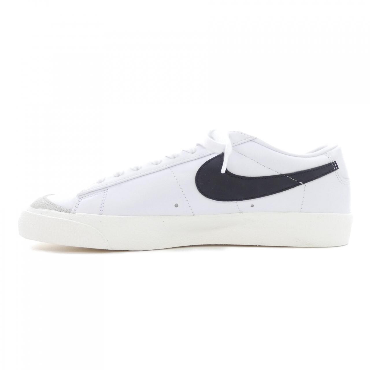 ナイキ NIKE スニーカー