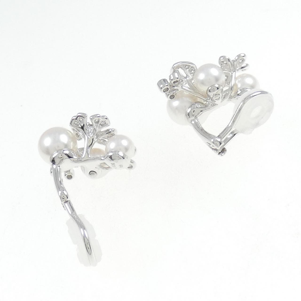 MIKIMOTO Akoya Pearl Earrings