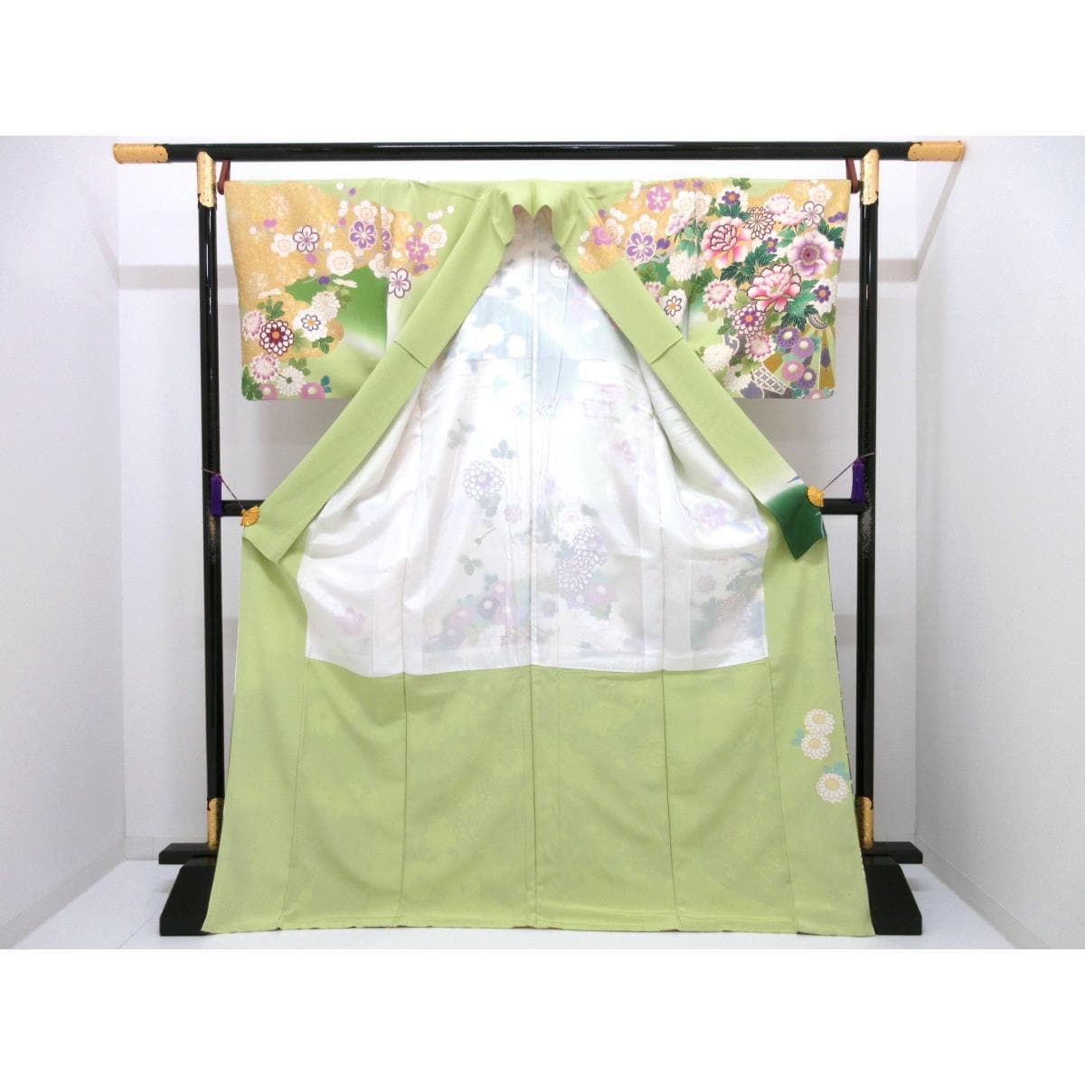 訪問着　友禅金彩加工　刺繍入り