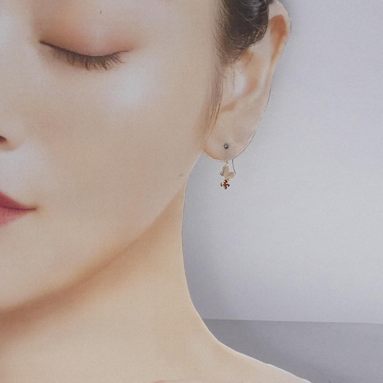 【新品】K10YG バタフライ ガーネット ピアス