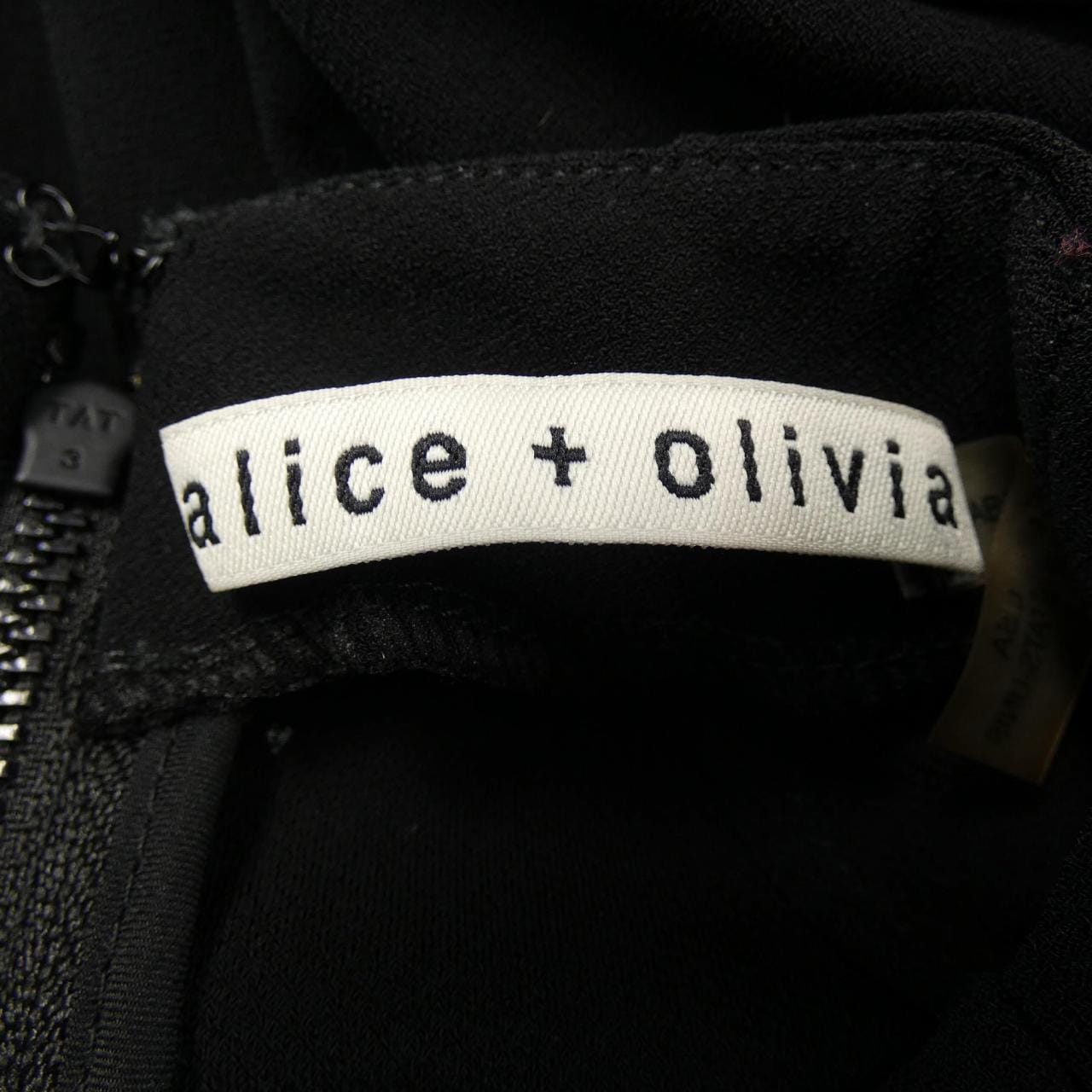 アリスアンドオリビア ALICE+OLIVIA トップス