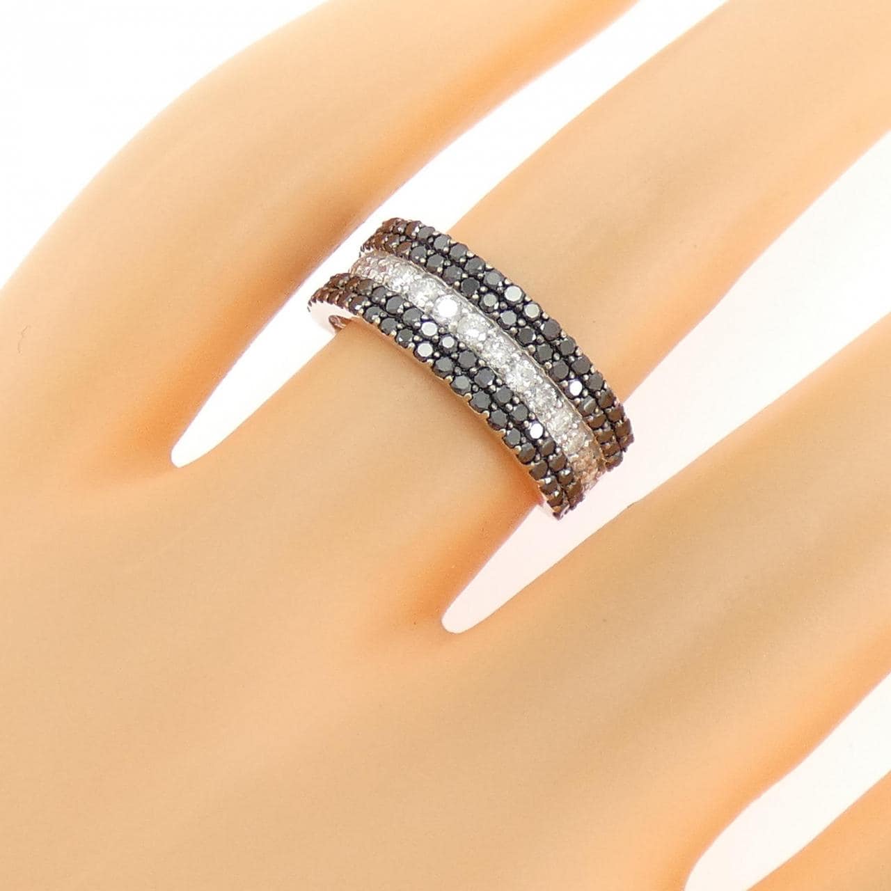 K18WG/K18BG ダイヤモンド リング 1.00CT